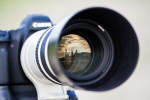 Read more about the article How to Tell if Your Camera Lens is Damaged: An In-Depth Guide for the Budding Photographer